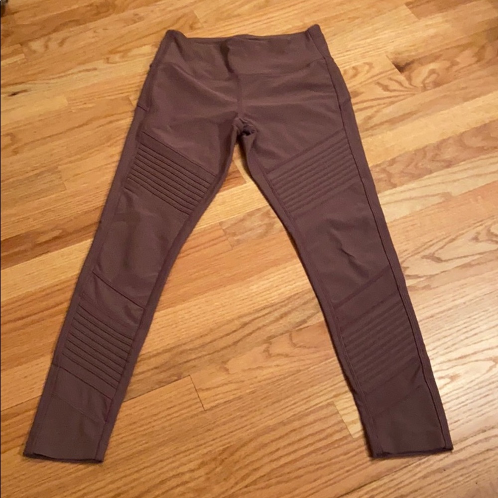 Gray/purple leggings